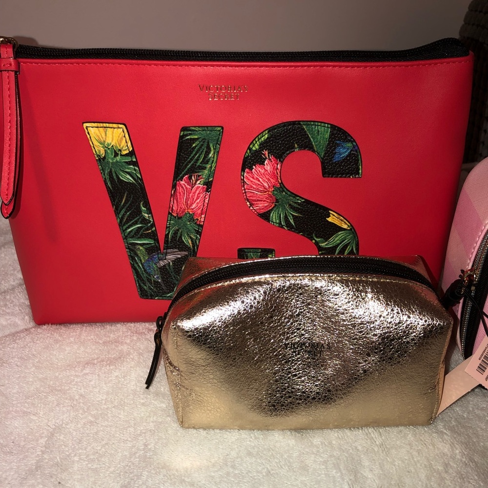 ๐ Victorias Secret Bags Bundle!! ๐ - Picture 2 of 8